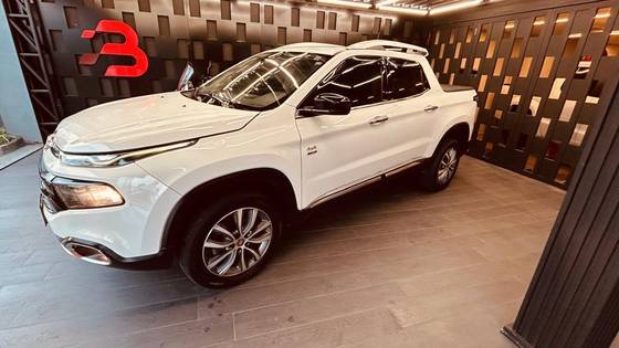 FIAT TORO 2.0 16V TURBO DIESEL VOLCANO 4WD AT9